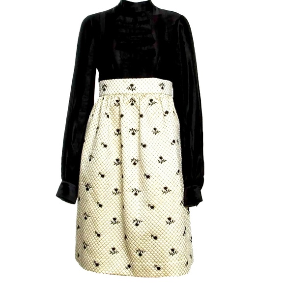 Anna sui quilted brocade Victorian floral black white silk ruffle dress 6 RARE